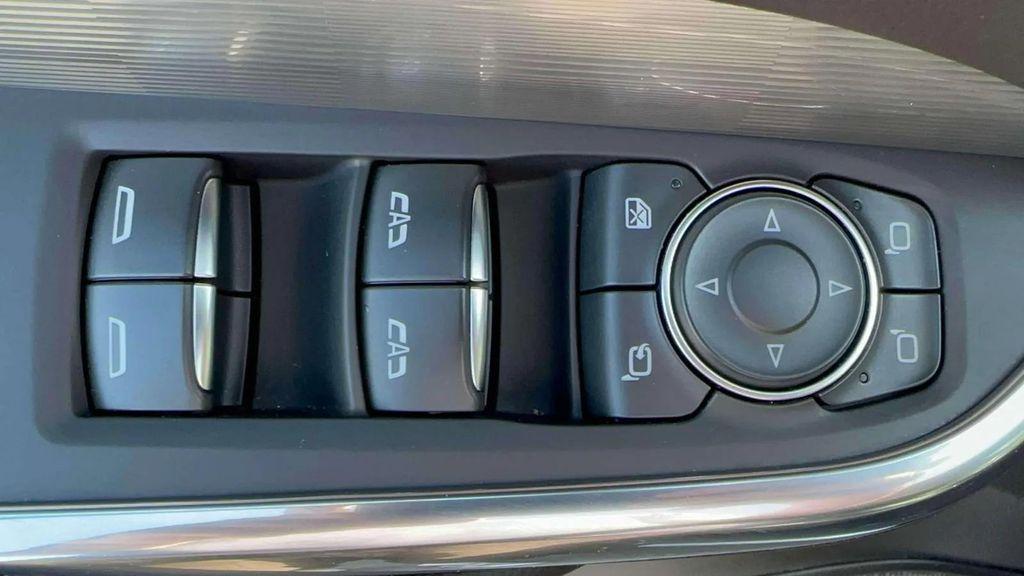 used 2024 Cadillac XT4 car, priced at $31,991