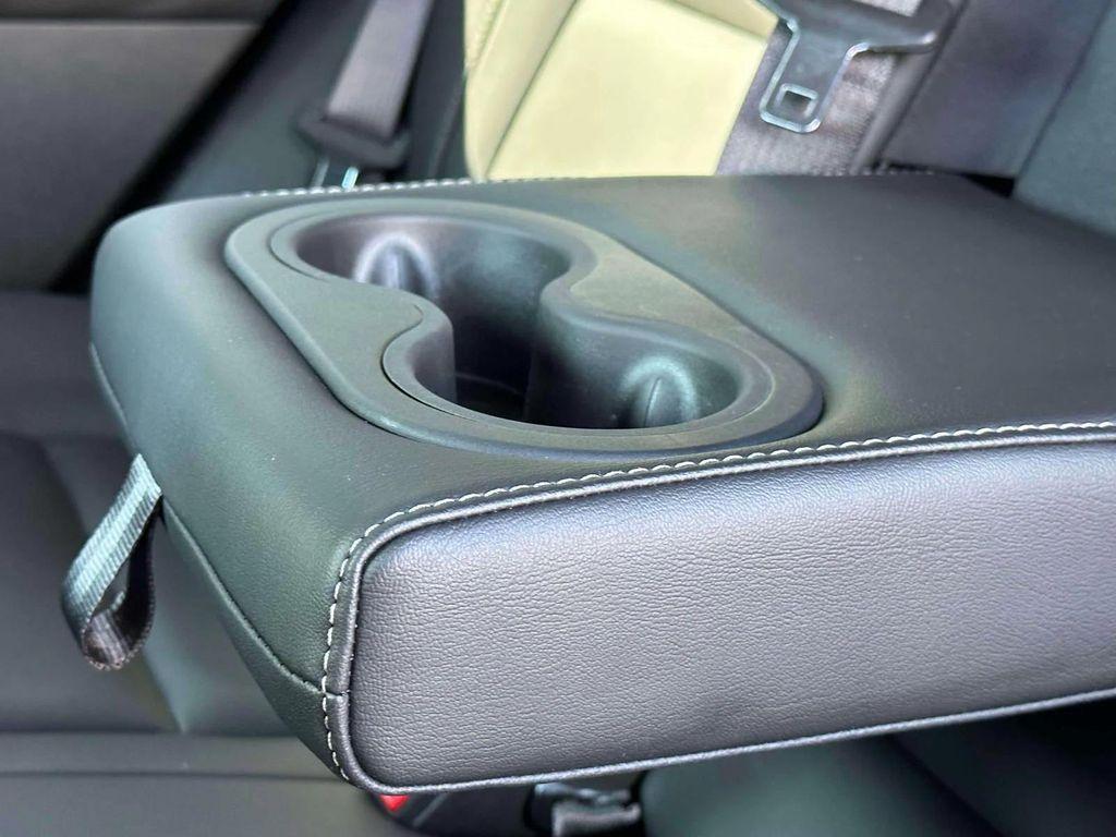 used 2024 Cadillac XT4 car, priced at $31,991