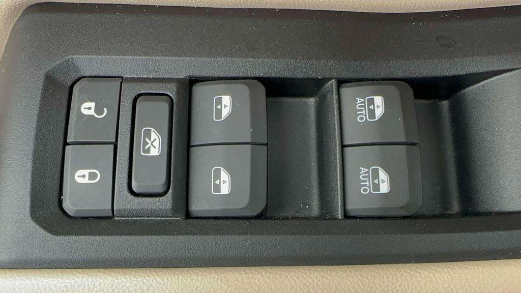 used 2024 Jeep Grand Cherokee L car, priced at $36,991