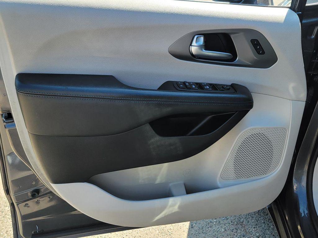 used 2021 Chrysler Pacifica car, priced at $19,991