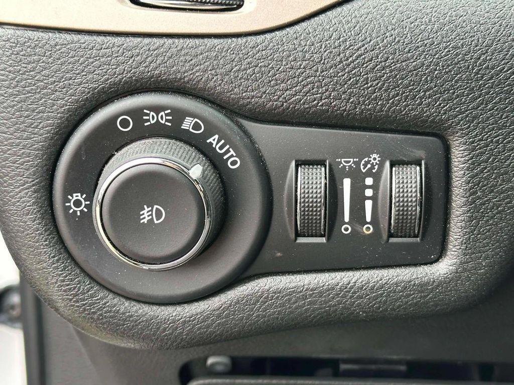 used 2015 Jeep Cherokee car, priced at $13,791