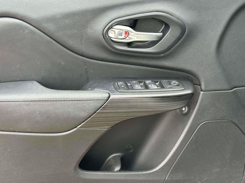 used 2015 Jeep Cherokee car, priced at $13,791