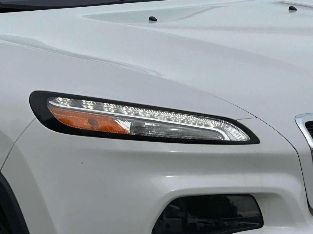 used 2015 Jeep Cherokee car, priced at $13,791