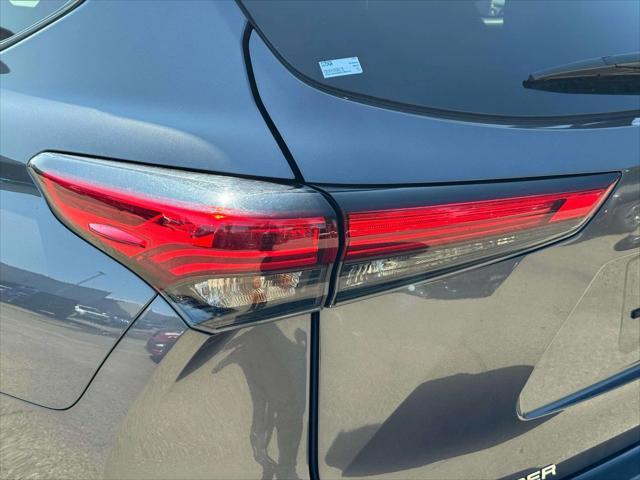 used 2021 Toyota Highlander car, priced at $34,991