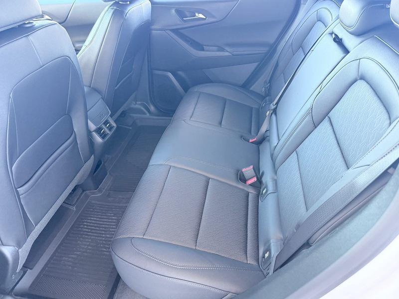 new 2026 Chevrolet Equinox car, priced at $32,560