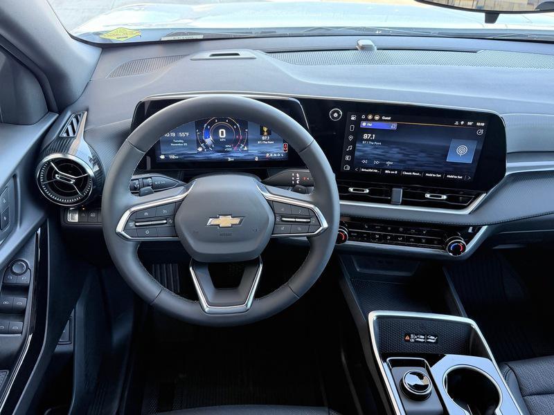 new 2026 Chevrolet Equinox car, priced at $32,560