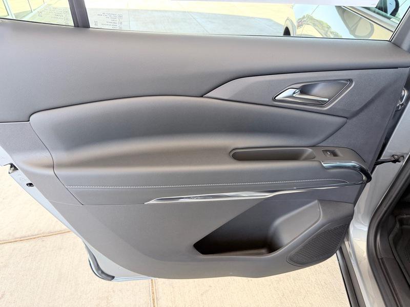 new 2026 Chevrolet Traverse car, priced at $47,630