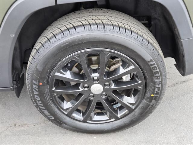 used 2019 Jeep Cherokee car, priced at $16,923