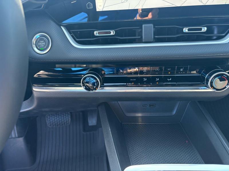 new 2026 Chevrolet Equinox car, priced at $28,695