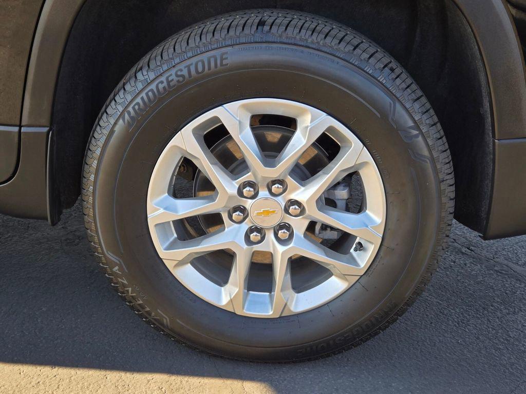 used 2023 Chevrolet Traverse car, priced at $25,318