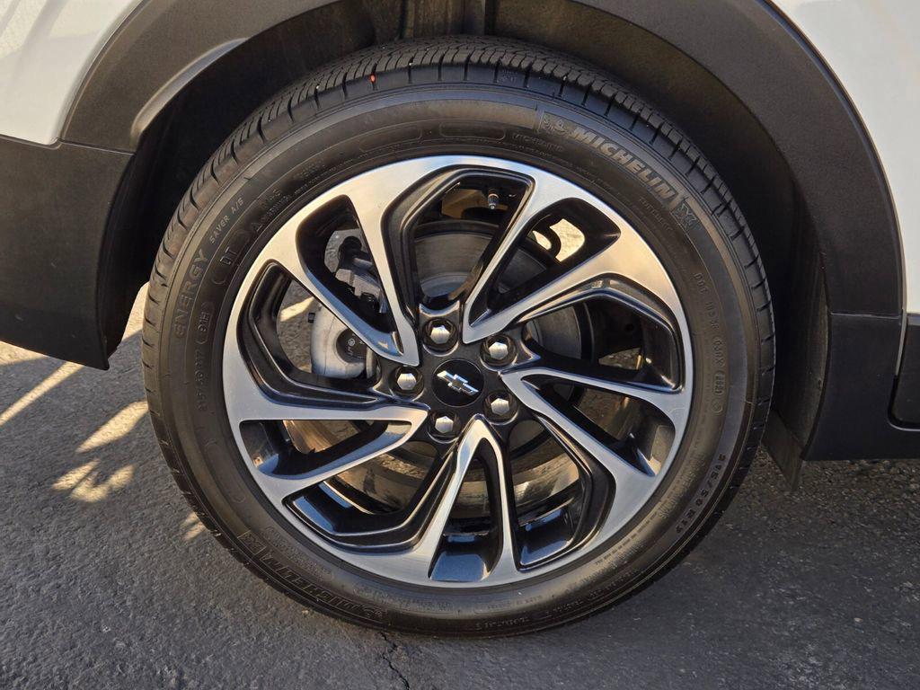 used 2022 Chevrolet Bolt EUV car, priced at $19,426