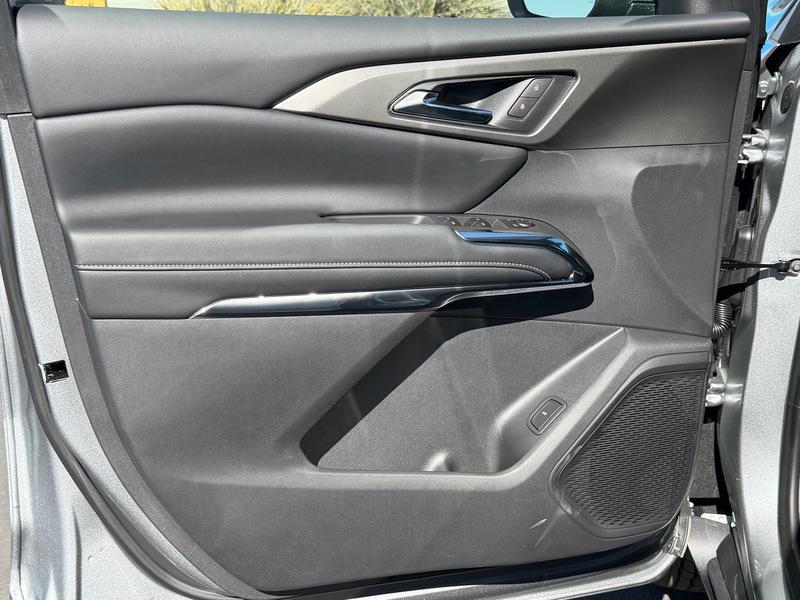 new 2026 Chevrolet Traverse car, priced at $43,655