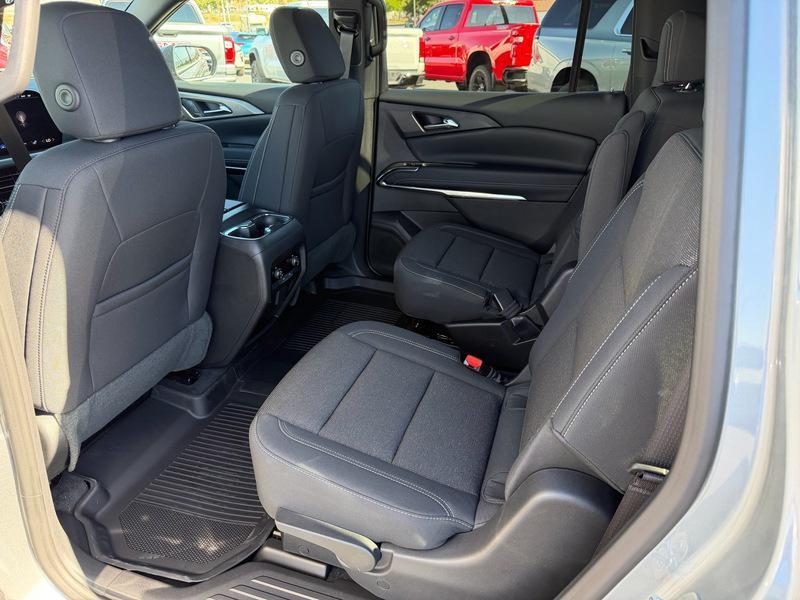 new 2026 Chevrolet Traverse car, priced at $43,655