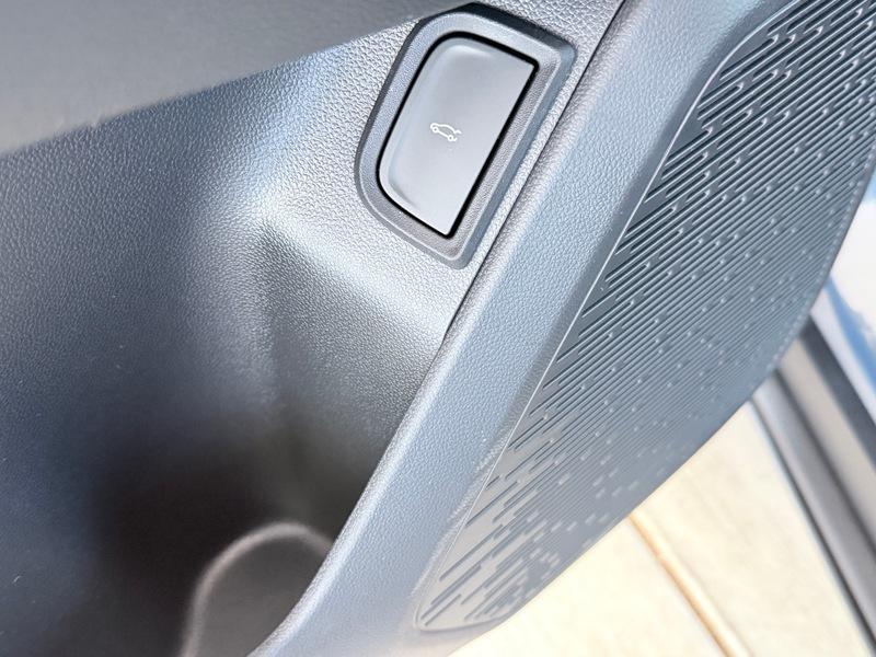 new 2026 Chevrolet Equinox car, priced at $33,308