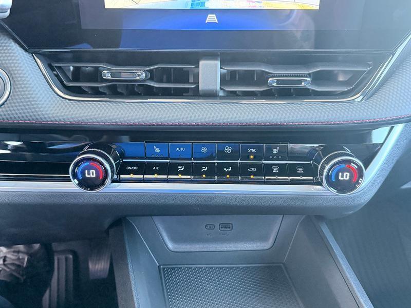 new 2026 Chevrolet Equinox car, priced at $33,308