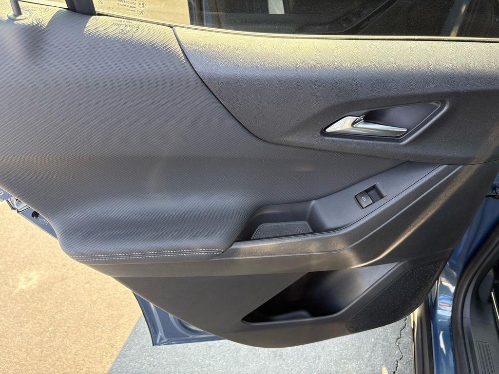 new 2026 Chevrolet Equinox car, priced at $30,106