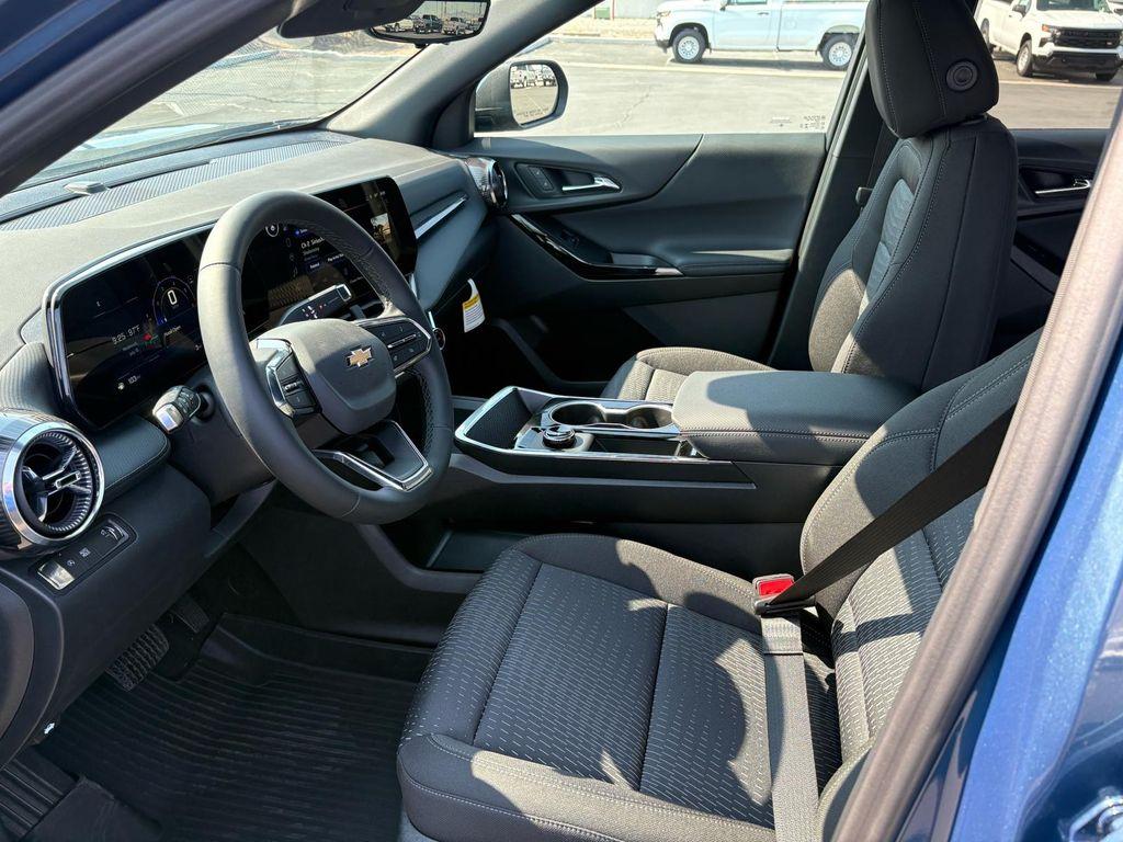 new 2026 Chevrolet Equinox car, priced at $30,106