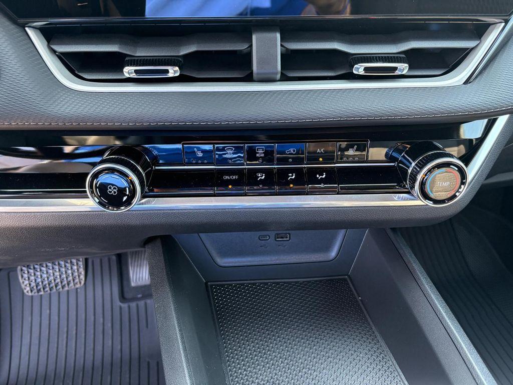 new 2026 Chevrolet Equinox car, priced at $30,106