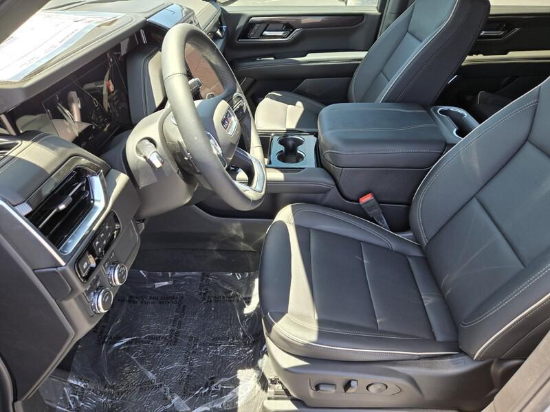 new 2025 GMC Yukon XL car, priced at $68,945