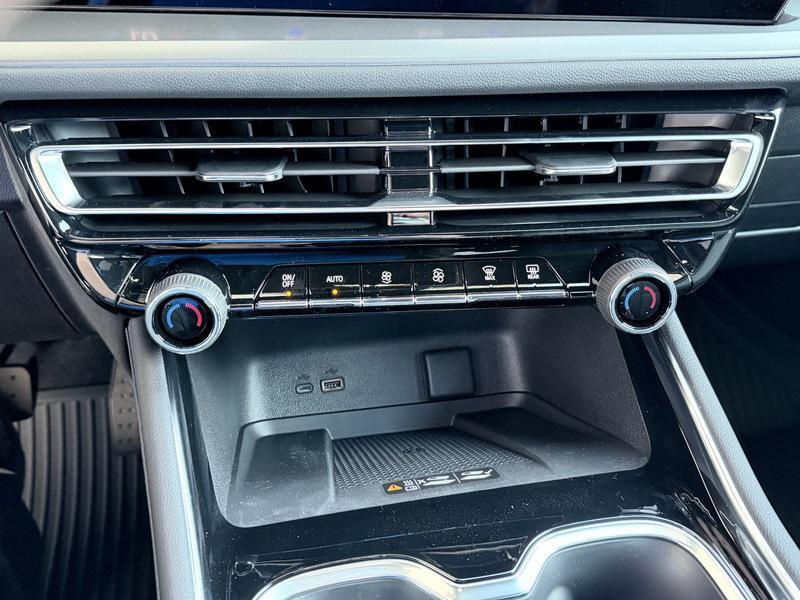 new 2026 Chevrolet Traverse car, priced at $44,840