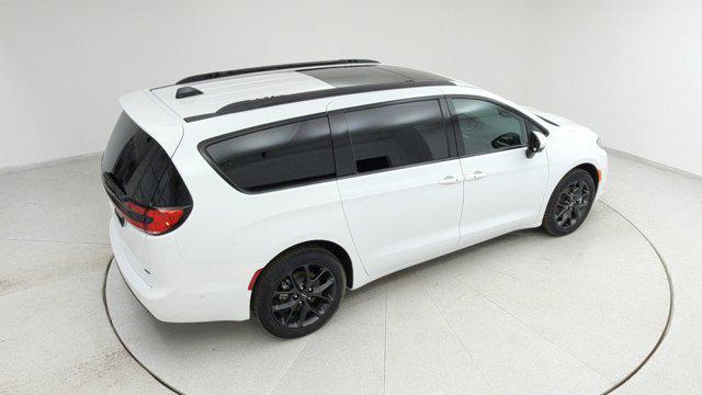 new 2023 Chrysler Pacifica car, priced at $48,105