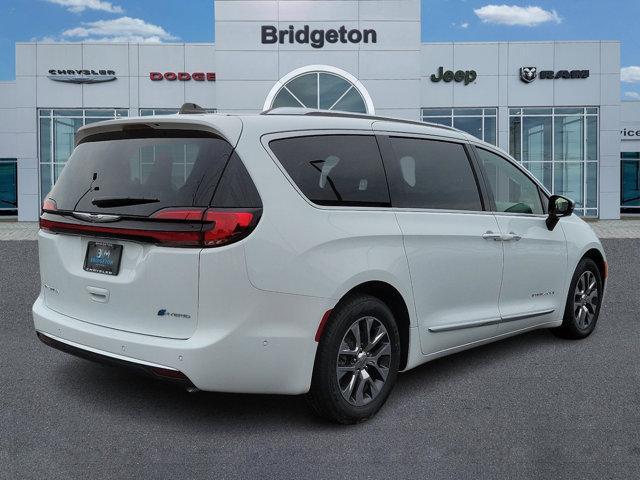 new 2023 Chrysler Pacifica car, priced at $58,372