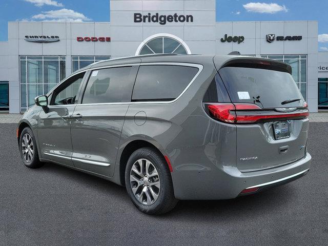 new 2023 Chrysler Pacifica car, priced at $58,785