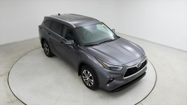 used 2022 Toyota Highlander car, priced at $29,988