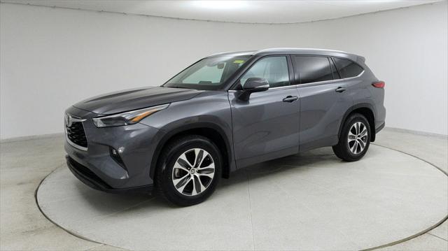 used 2022 Toyota Highlander car, priced at $29,988