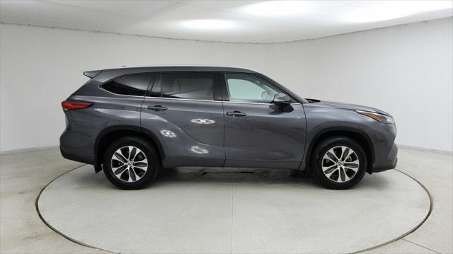 used 2022 Toyota Highlander car, priced at $29,988