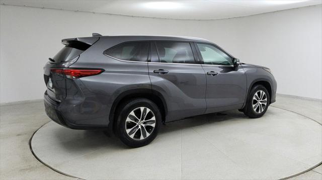 used 2022 Toyota Highlander car, priced at $29,988