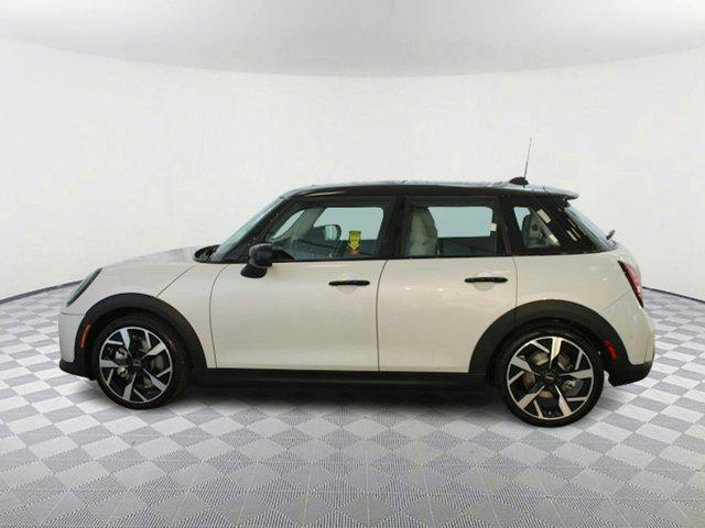 new 2025 MINI Hardtop car, priced at $30,211