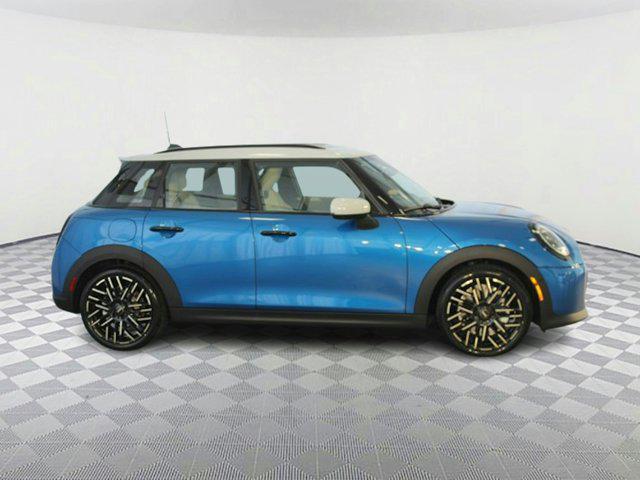 new 2025 MINI Hardtop car, priced at $35,542