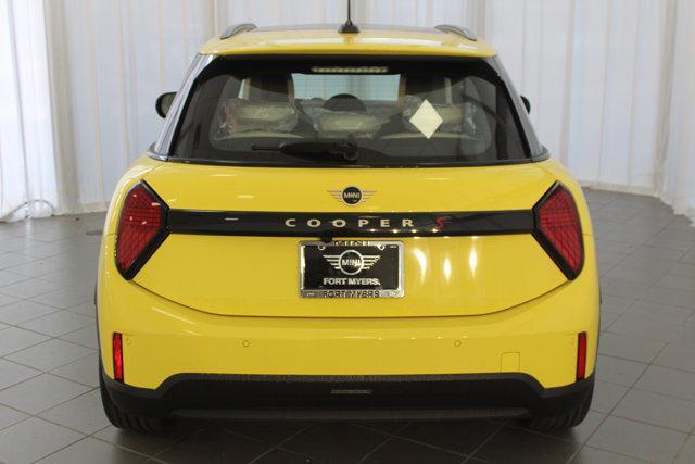 new 2025 MINI Hardtop car, priced at $39,545