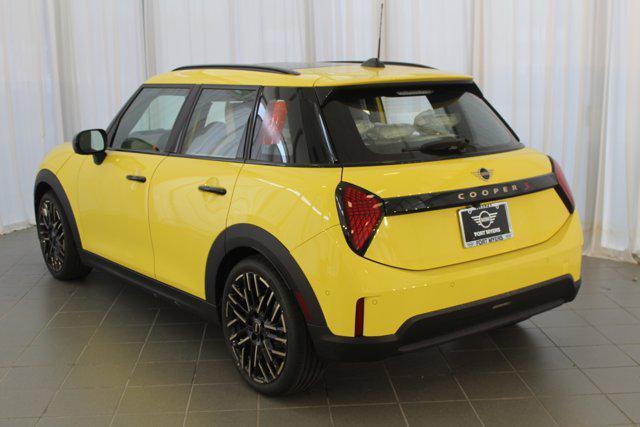 new 2025 MINI Hardtop car, priced at $39,545