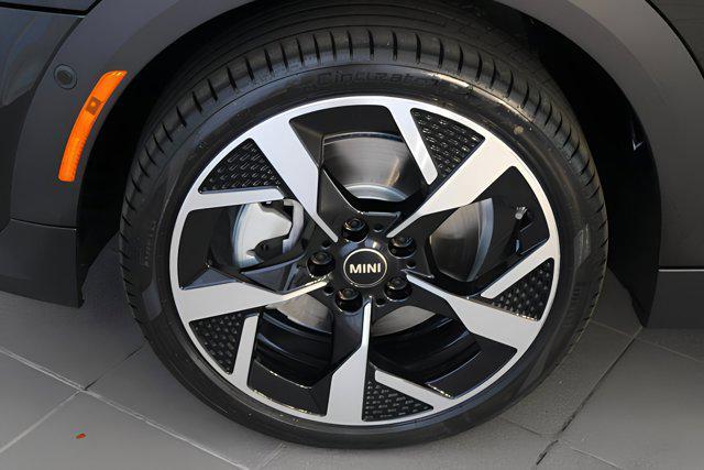 new 2025 MINI Hardtop car, priced at $37,475