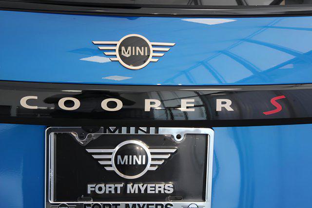 new 2025 MINI Hardtop car, priced at $38,295