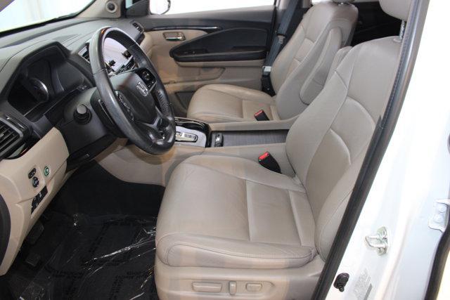 used 2022 Honda Pilot car, priced at $32,998