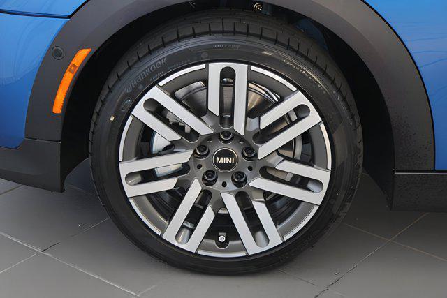new 2025 MINI Hardtop car, priced at $34,925