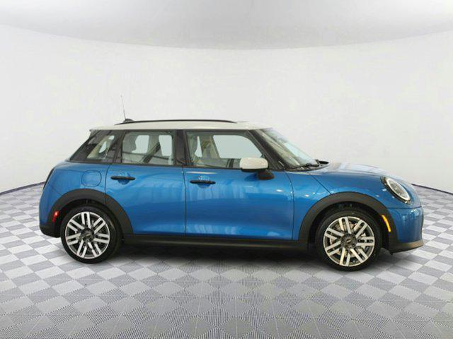 new 2025 MINI Hardtop car, priced at $34,925
