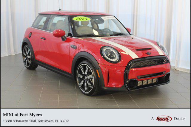 used 2024 MINI Hardtop car, priced at $33,498