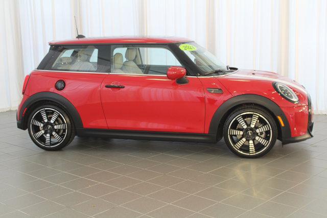 used 2024 MINI Hardtop car, priced at $33,498