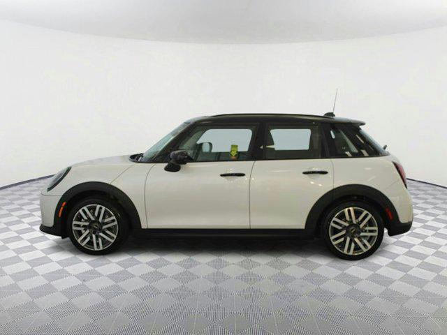 new 2025 MINI Hardtop car, priced at $34,625