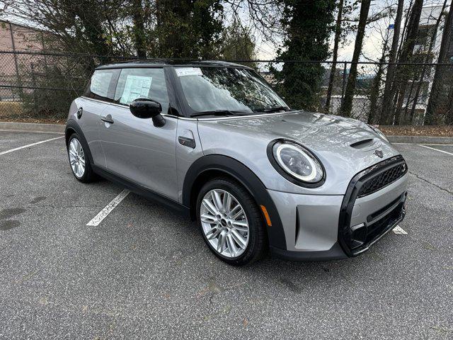 used 2024 MINI Hardtop car, priced at $29,299