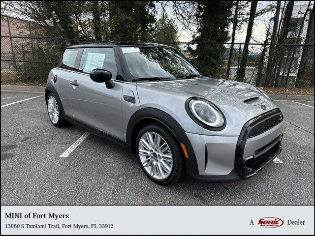 used 2024 MINI Hardtop car, priced at $29,299