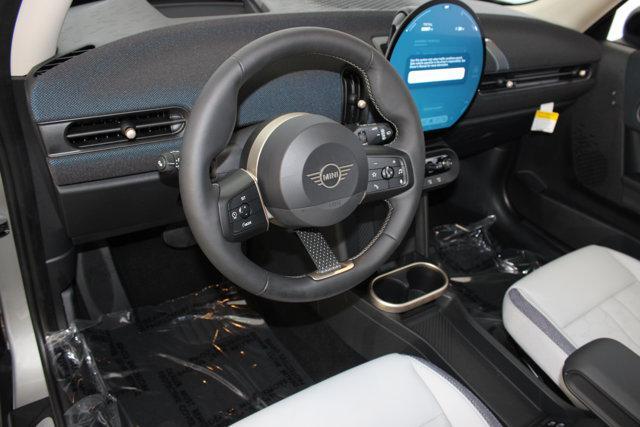 new 2025 MINI Hardtop car, priced at $32,525