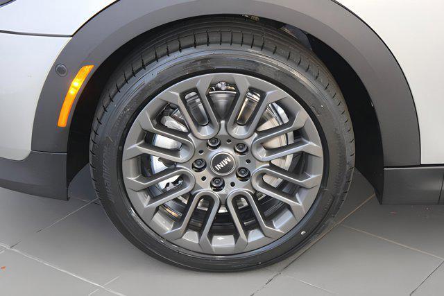 new 2025 MINI Hardtop car, priced at $32,525