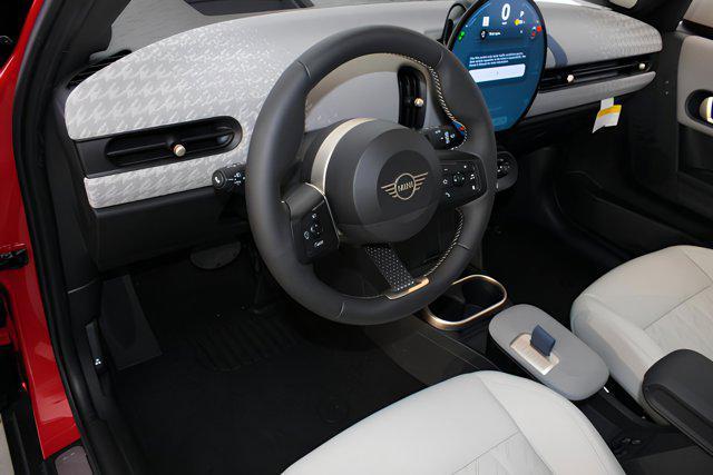 new 2025 MINI Hardtop car, priced at $39,725