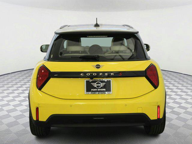 new 2025 MINI Hardtop car, priced at $39,225