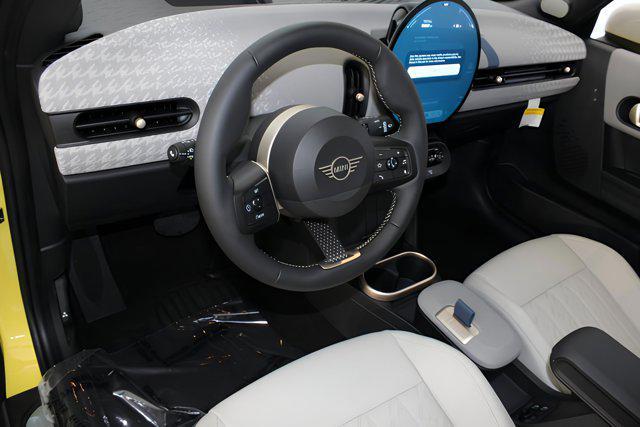 new 2025 MINI Hardtop car, priced at $39,225